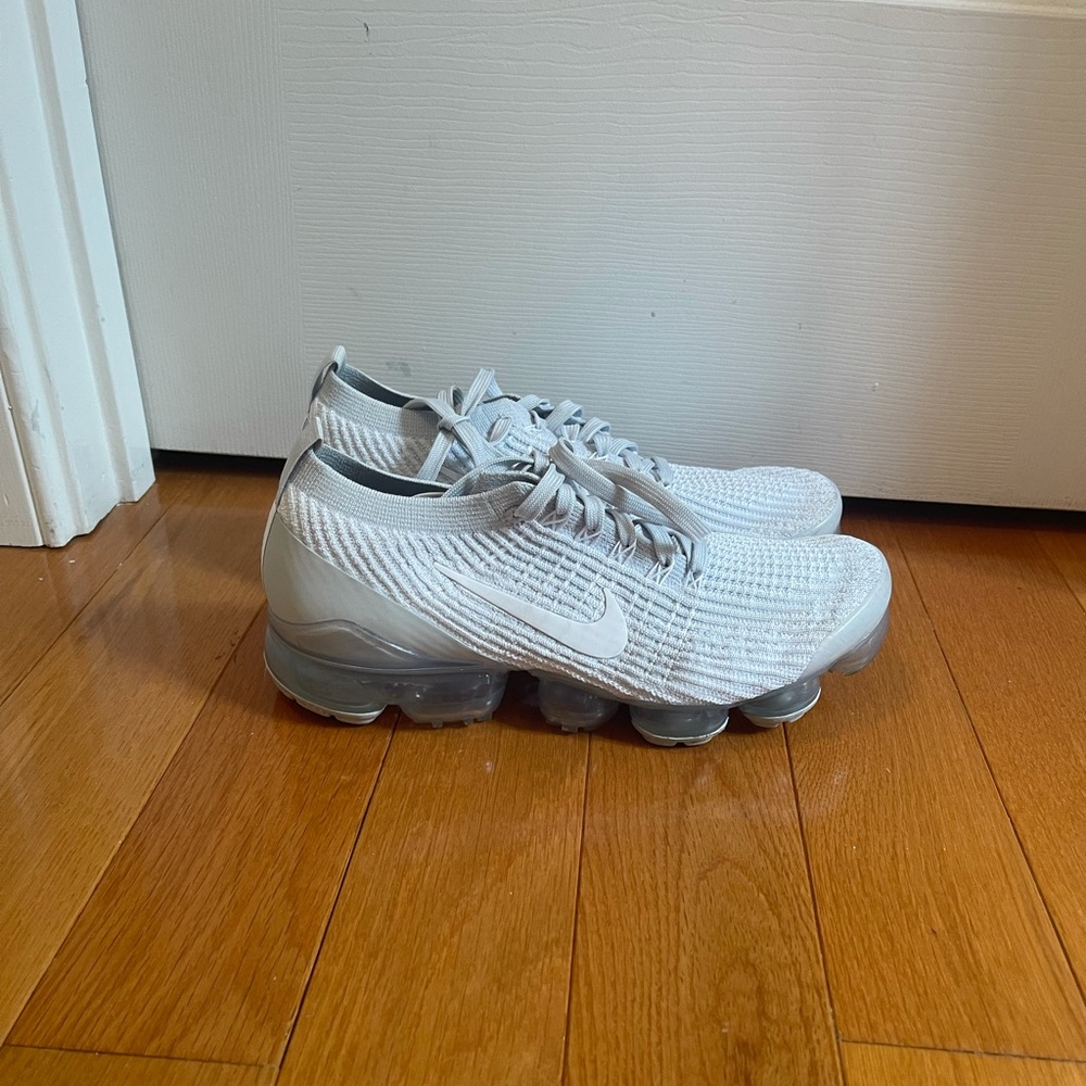 White/silver Nike Vapormax flyknit 3